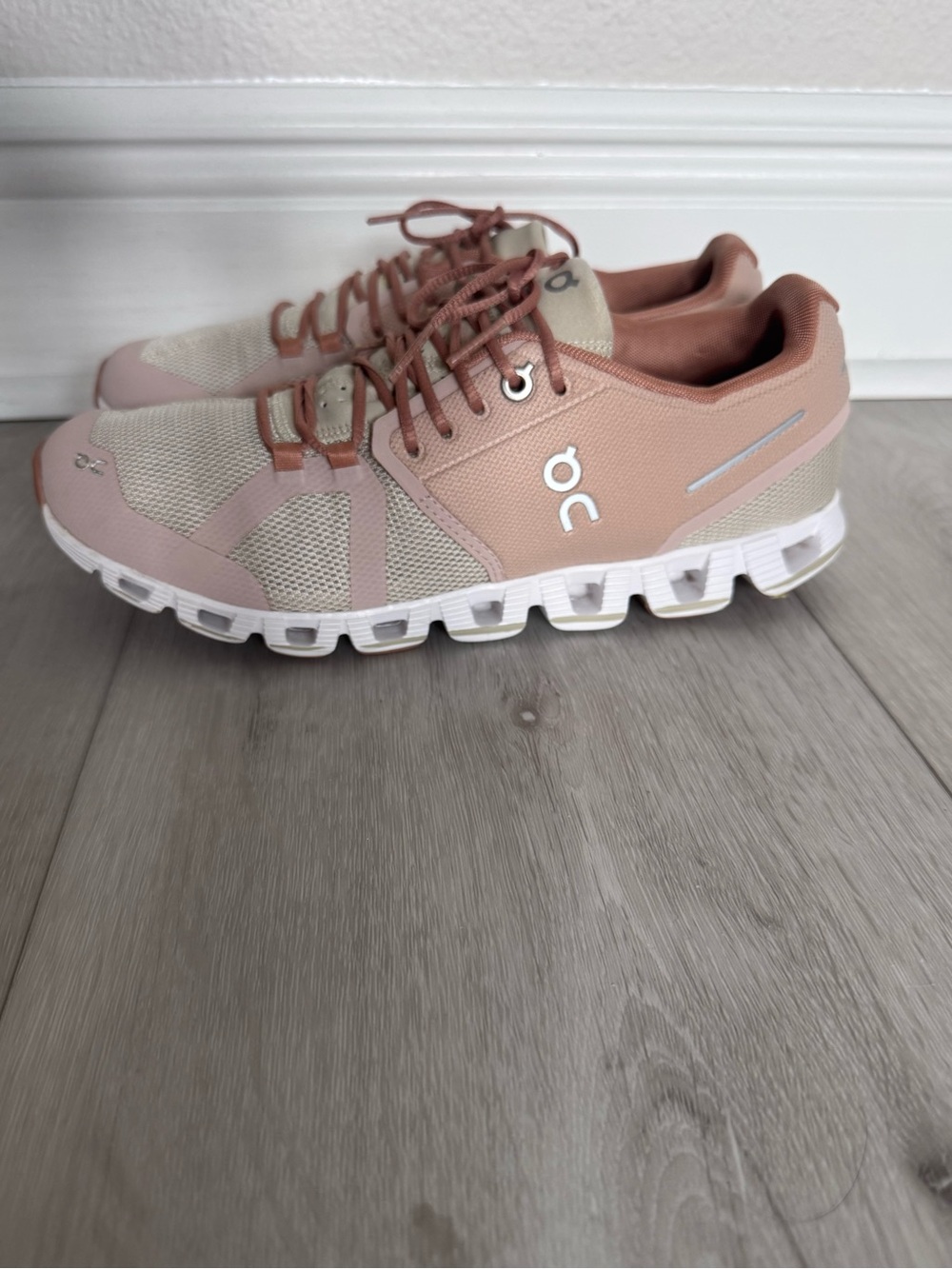 On Cloud 2.0 Women's Sneakers